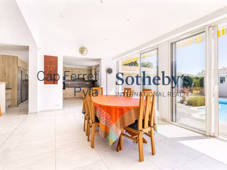 Maison La Teste-de-Buch - 4 chambres - 207m²