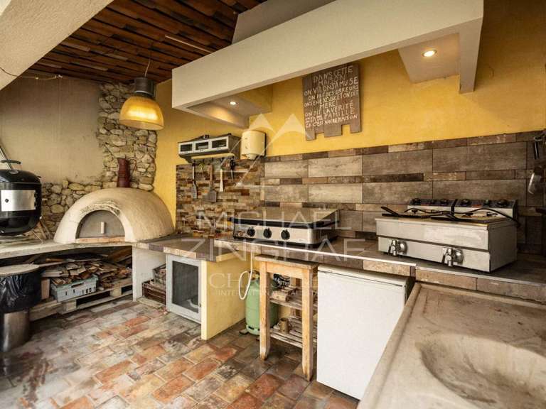 Maison La Tour-d'Aigues - 4 chambres - 320m²
