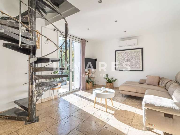 Maison La Tour-d'Aigues - 5 chambres - 165m²