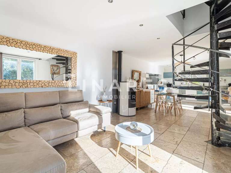 Maison La Tour-d'Aigues - 5 chambres - 165m²