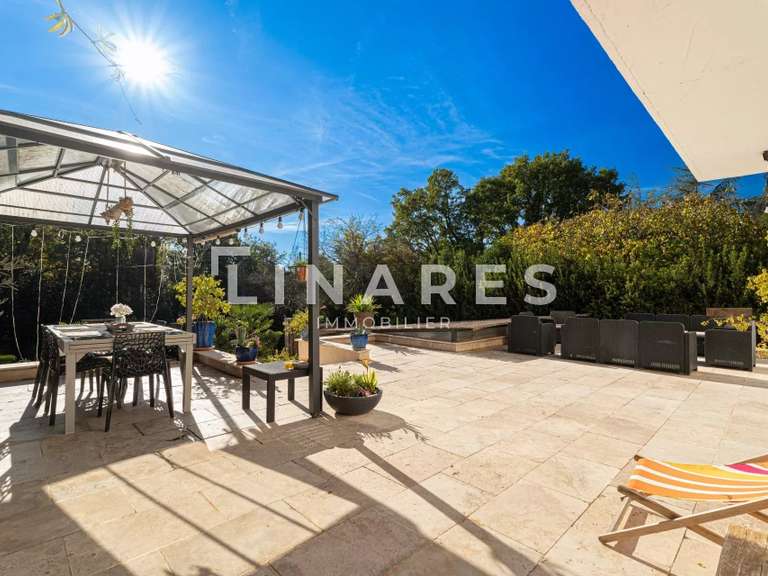 Maison La Tour-d'Aigues - 5 chambres - 165m²