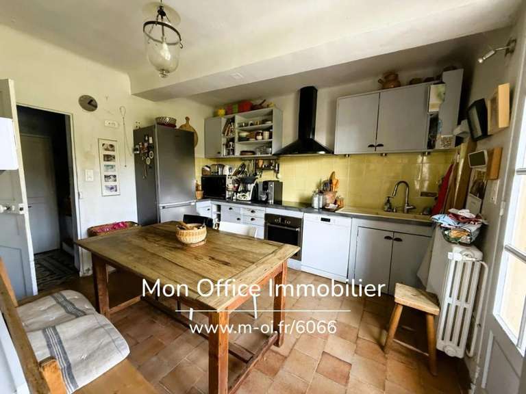 Maison La Tour-d'Aigues - 8 chambres - 390m²
