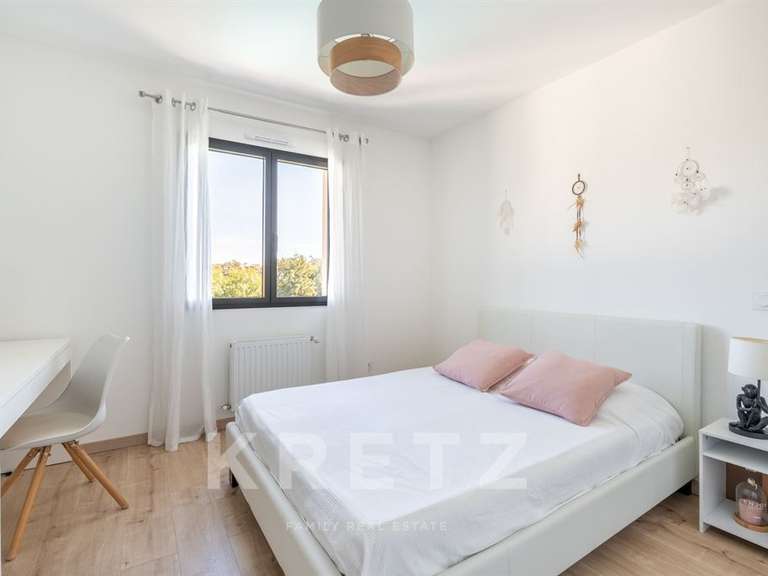 Maison La Tour-de-Salvagny - 4 chambres - 205m²