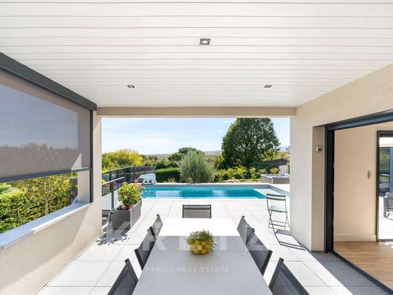 Maison La Tour-de-Salvagny - 4 chambres - 205m²