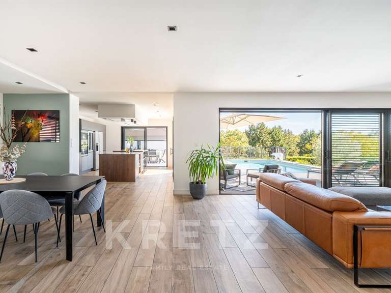 Maison La Tour-de-Salvagny - 4 chambres - 205m²