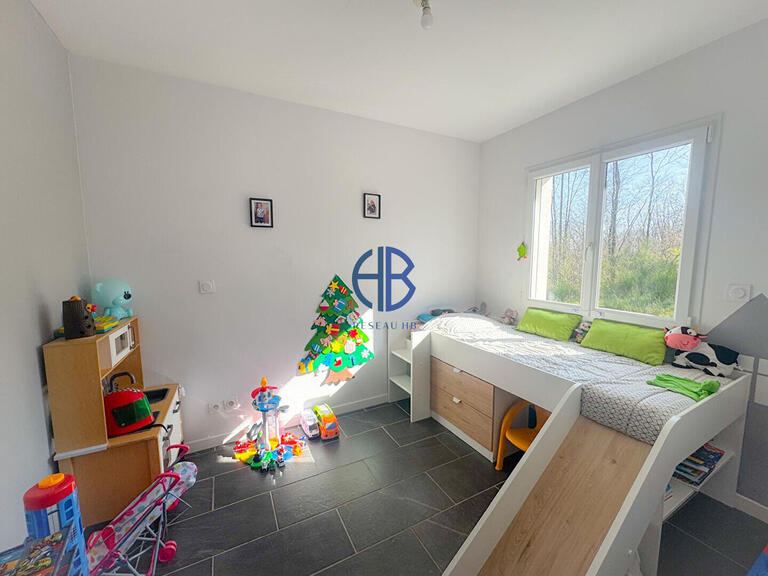 Maison La Tour-du-Pin - 4 chambres - 140m²