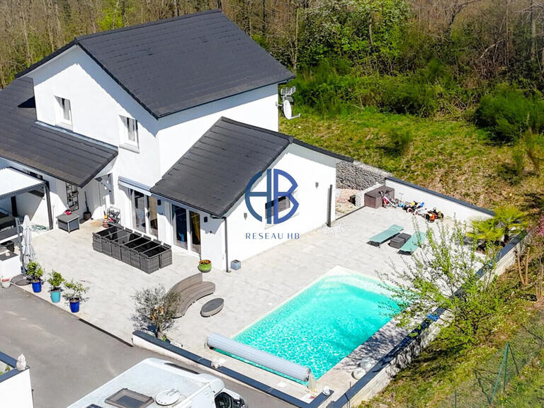 Maison La Tour-du-Pin - 4 chambres - 140m²