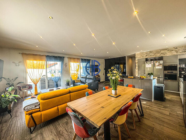 Maison La Tour-du-Pin - 4 chambres - 140m²