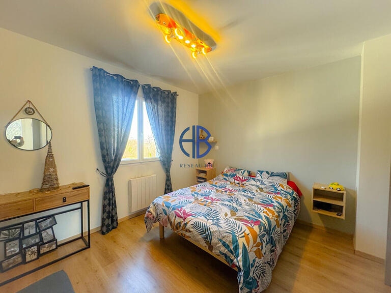 Maison La Tour-du-Pin - 4 chambres - 140m²