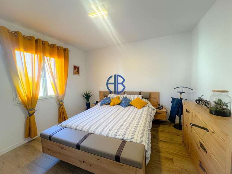 Maison La Tour-du-Pin - 4 chambres - 140m²