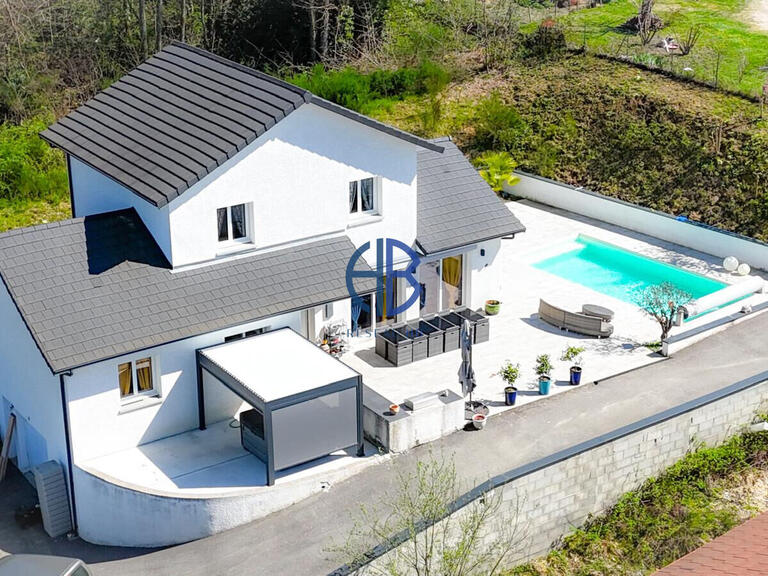 Maison La Tour-du-Pin - 4 chambres - 140m²