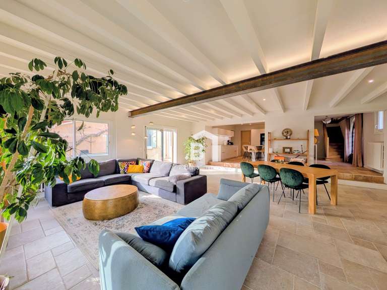 Maison La Tour-du-Pin - 5 chambres - 235m²