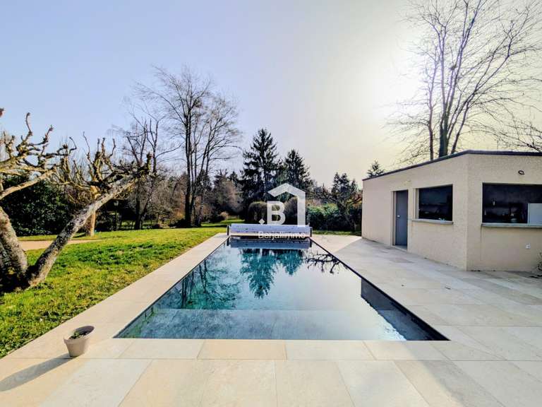 Maison La Tour-du-Pin - 5 chambres - 235m²