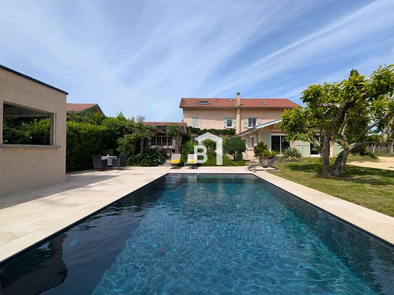 House La Tour-du-Pin - 5 bedrooms - 235m²