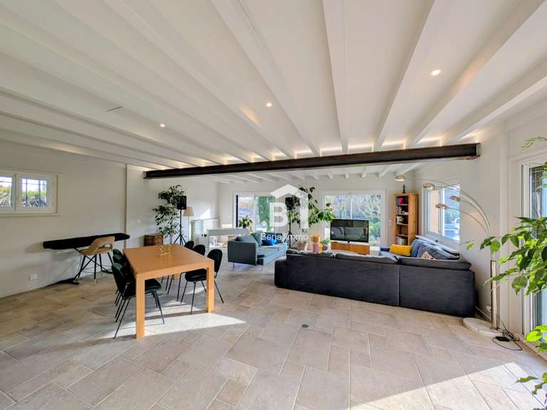 Maison La Tour-du-Pin - 5 chambres - 235m²