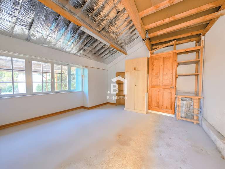 Maison La Tour-du-Pin - 5 chambres - 235m²