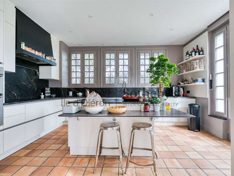 Maison La Tremblade - 4 chambres - 230m²