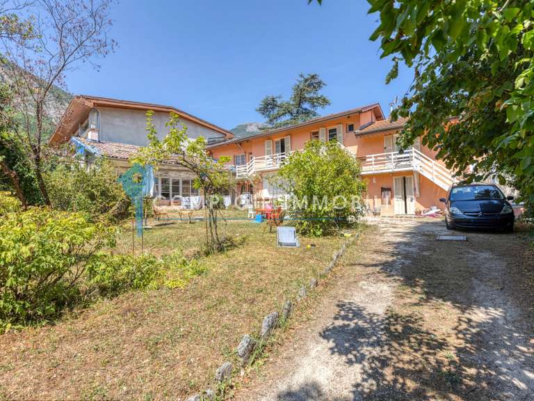 Maison La Tronche - 5 chambres - 220m²