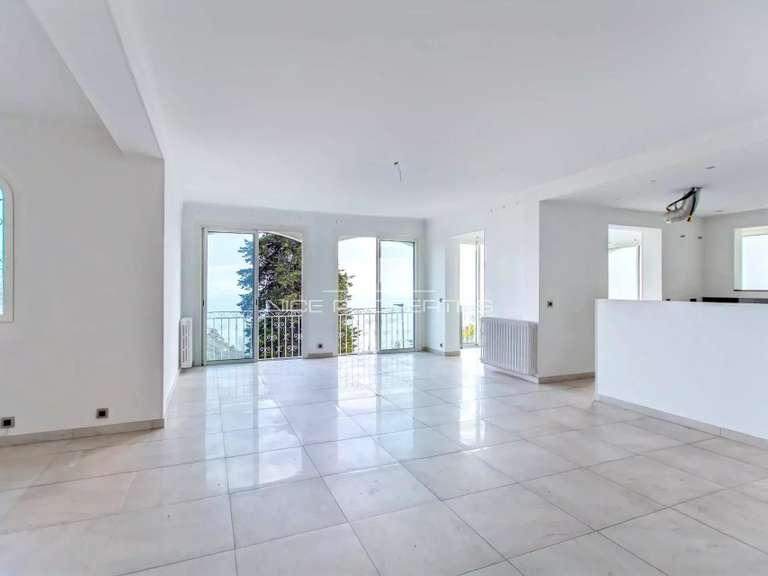 Villa La Turbie - 3 chambres - 241m²