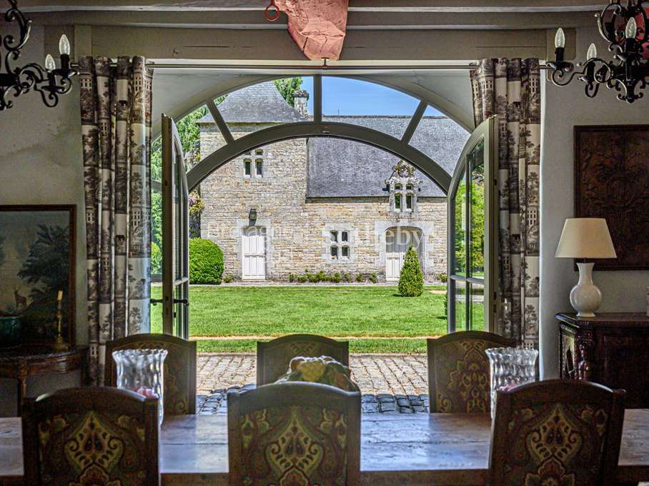 Manor La Vraie-Croix