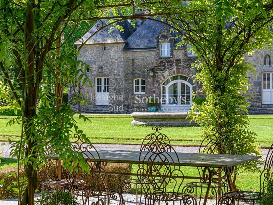 Manor La Vraie-Croix
