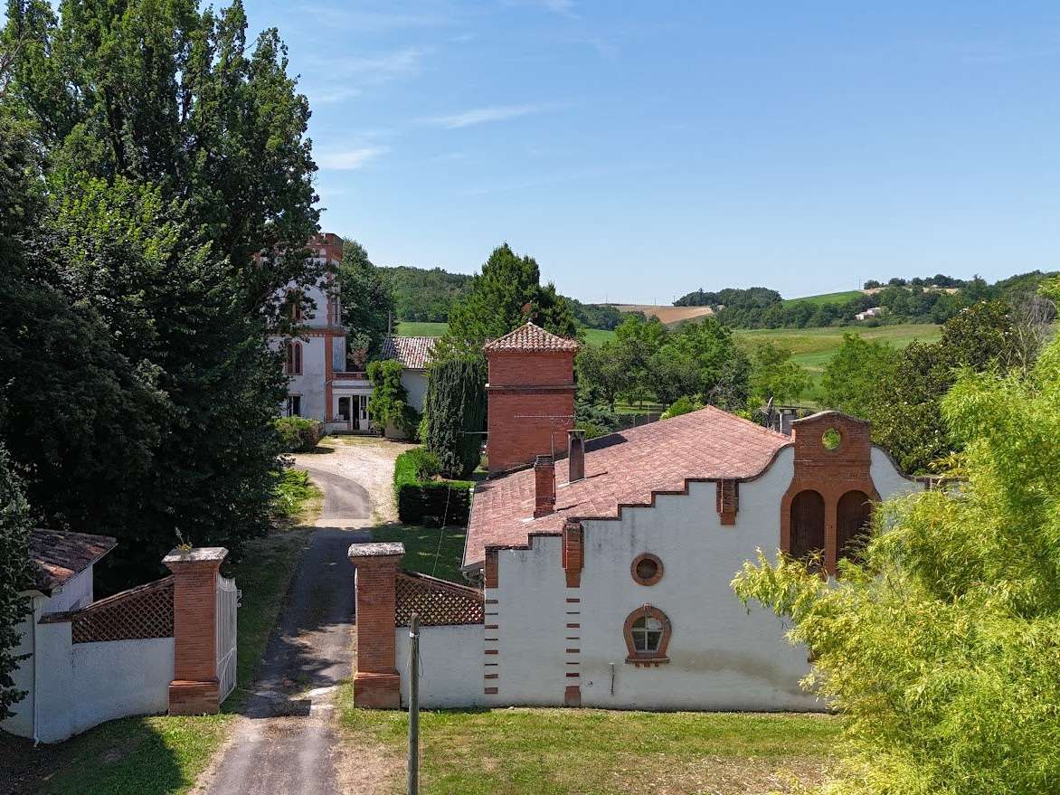 Castle Labastide-Saint-Pierre