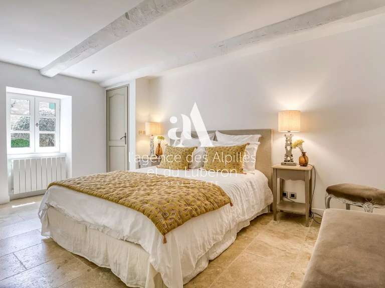 Maison Lacoste - 5 chambres - 10700m²