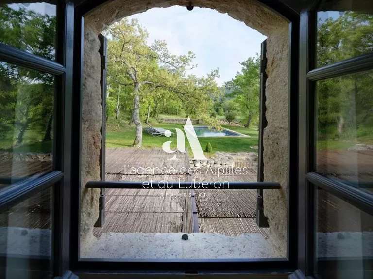 Maison Lacoste - 5 chambres - 10700m²