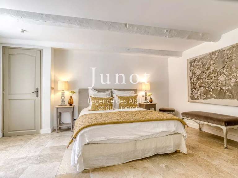 Maison Lacoste - 5 chambres - 10700m²