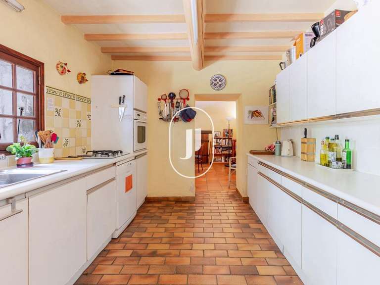 Propriété Lacoste - 4 chambres - 150m²