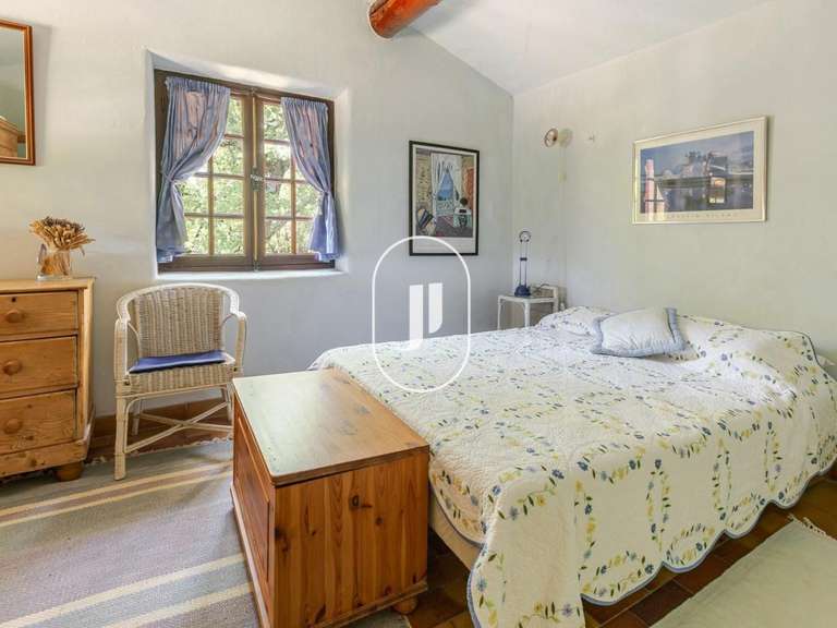 Propriété Lacoste - 4 chambres - 150m²