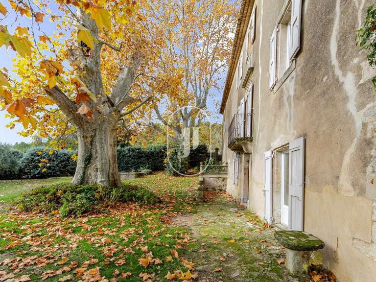 Propriété Lacoste - 12 chambres - 350m²