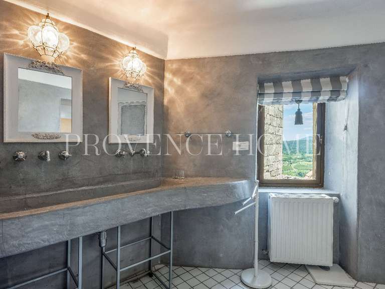 Propriété Lacoste - 4 chambres - 174m²