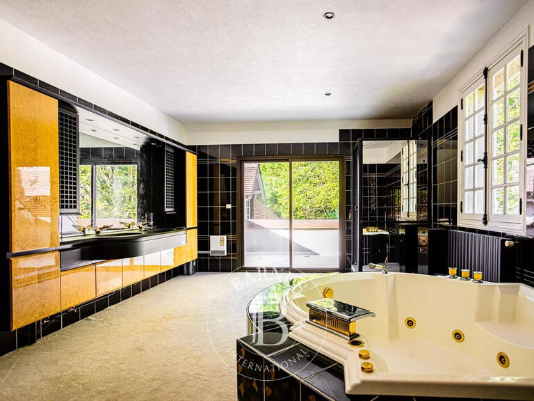 Propriété Ladon - 6 chambres - 375m²