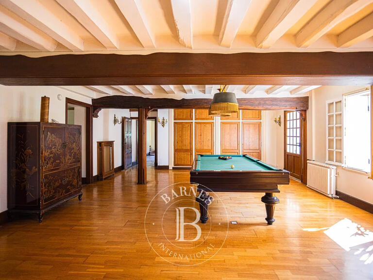Propriété Ladon - 6 chambres - 375m²