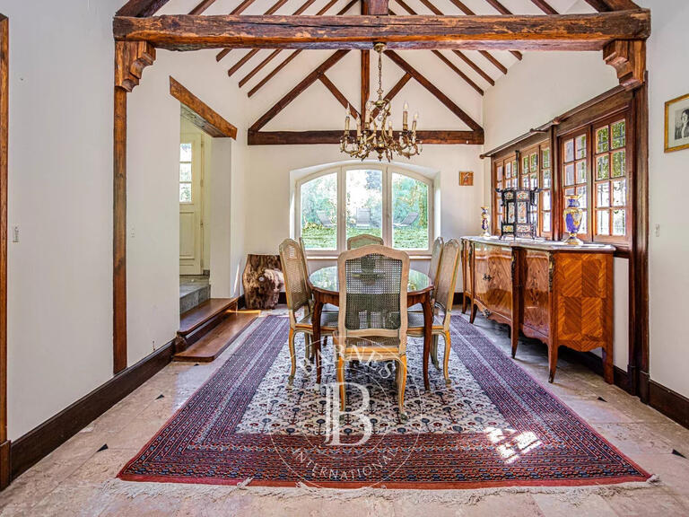 Propriété Ladon - 6 chambres - 375m²