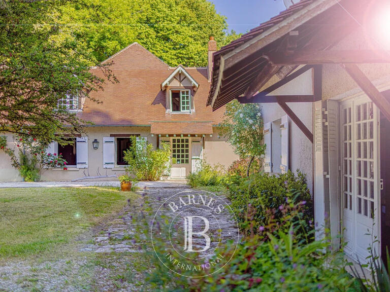 Propriété Ladon - 6 chambres - 375m²