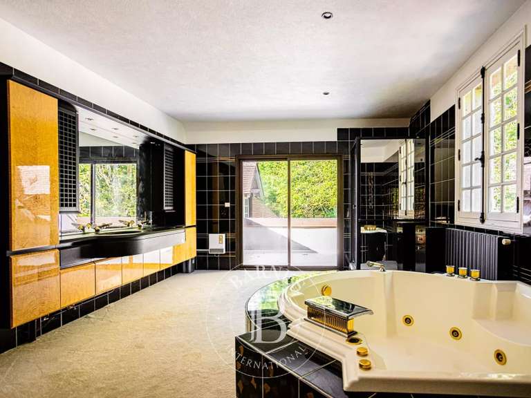 Propriété Ladon - 6 chambres - 347m²