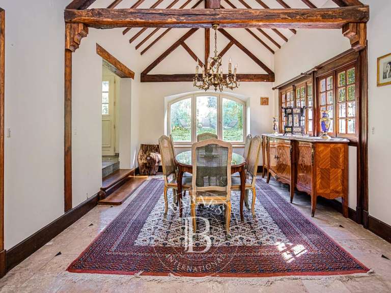 Propriété Ladon - 6 chambres - 347m²