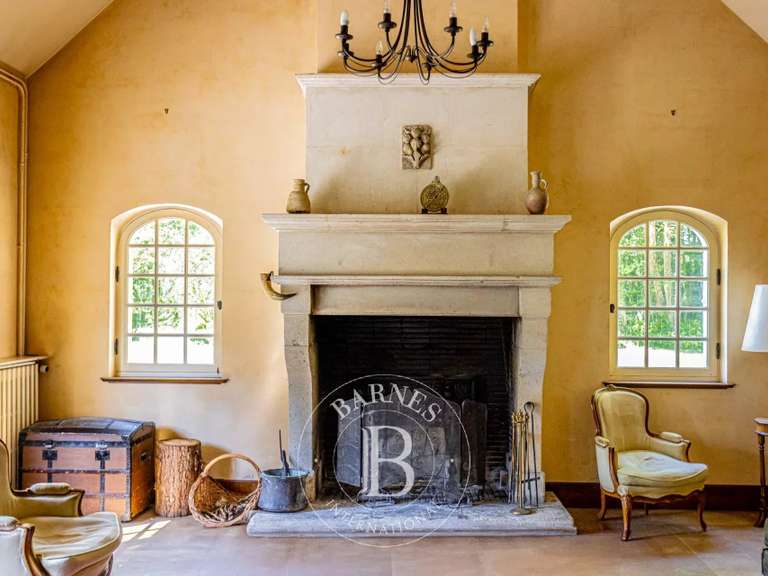 Propriété Ladon - 6 chambres - 347m²