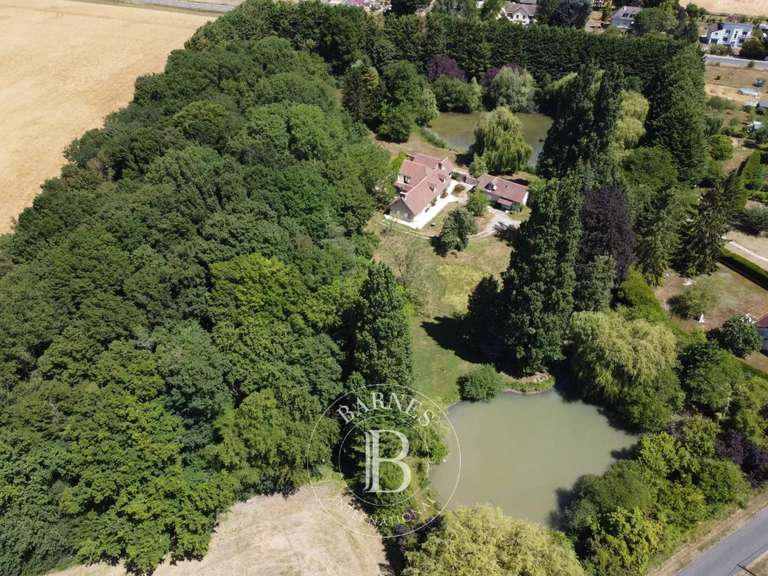 Propriété Ladon - 6 chambres - 347m²