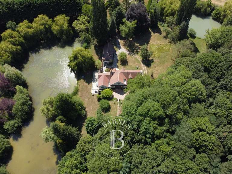Propriété Ladon - 6 chambres - 347m²