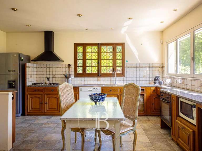 Propriété Ladon - 6 chambres - 347m²