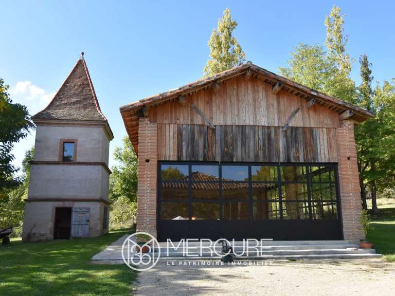 Propriété Lafrançaise - 1002m²