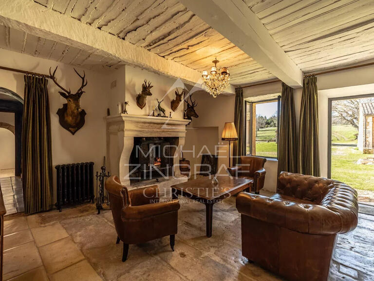 Propriété Lagarde-d'Apt - 6 chambres - 910m²