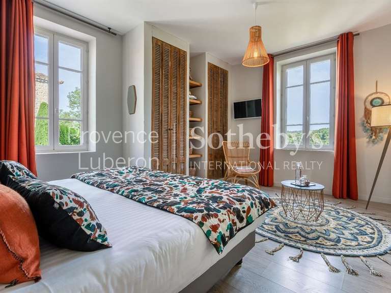 Maison Lagnes - 858m²