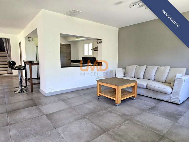 Maison Lagnes - 4 chambres - 212m²