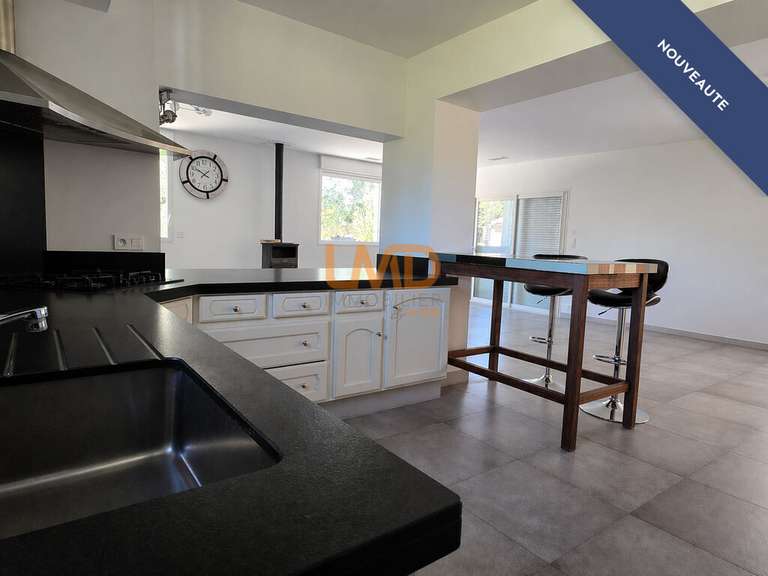 Maison Lagnes - 4 chambres - 212m²