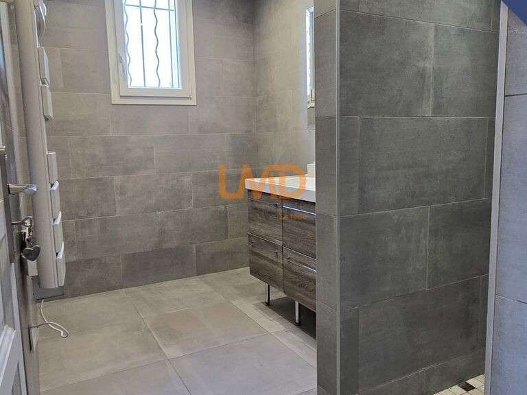 Maison Lagnes - 4 chambres - 212m²