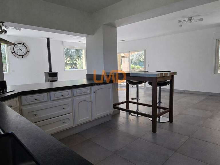 Maison Lagnes - 4 chambres - 212m²